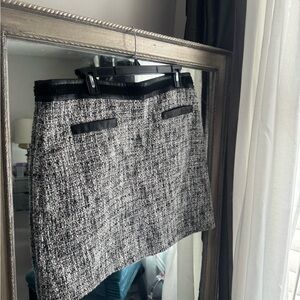 Winter clearout ❄️ Karl Lagerfeld Black and White Tweed Mini Skirt